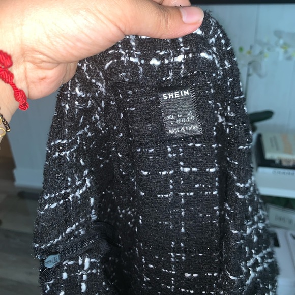 Parisian style mini skirt - Picture 2 of 2